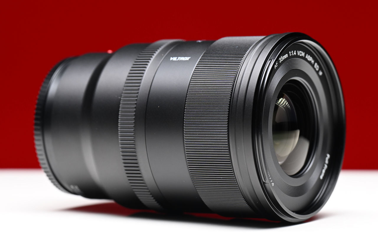 Резьба под фильтры 77мм на Viltrox AF 35mm F1.4 Pro